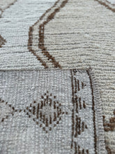 Load image into Gallery viewer, BERIL 88 x 315 cm / 2’11 x 10’6 ft