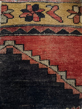 Load image into Gallery viewer, TINY RUG No. 09