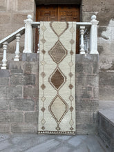 Load image into Gallery viewer, BERIL 88 x 315 cm / 2’11 x 10’6 ft