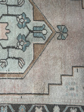 Load image into Gallery viewer, PEMBE 3’1 x 8’8 ft / 93 x 265 cm