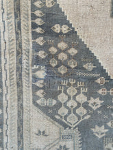Load image into Gallery viewer, ASEN 4’9 x 8’9ft / 145 x 266 cm ( This rug has some repairs that are visible in the pictures)