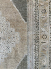 Load image into Gallery viewer, AYTEN 5’3 x 8’11 ft /160 x 270 cm