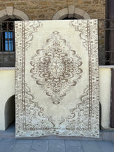 Load image into Gallery viewer, AGHA 5’4 x 8’8 ft / 164 x 263 cm