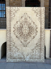 Load image into Gallery viewer, AGHA 5’4 x 8’8 ft / 164 x 263 cm