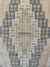 Load image into Gallery viewer, ASEN 4’9 x 8’9ft / 145 x 266 cm ( This rug has some repairs that are visible in the pictures)