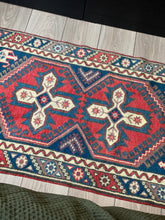 Load image into Gallery viewer, VOLKAN 2’6 X 4’4 FT / 76 X 132 CM