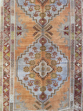 Load image into Gallery viewer, BERAT 5’1 X 9’11 ft / 154 X 305CM