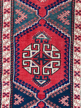 Load image into Gallery viewer, KADIR 2’4 X 9’10 FT / 69 X 300 CM