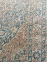 Load image into Gallery viewer, DAMLA 4’2 X 6’8FT / 128 X 203 CM