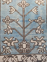 Load image into Gallery viewer, CLARA 2’2 X 2’7 Ft / 66 X 79 CM