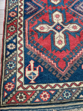 Load image into Gallery viewer, VOLKAN 2’6 X 4’4 FT / 76 X 132 CM