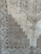 Load image into Gallery viewer, SELMA 4’10 x 9’1 ft / 147 x 276 cm