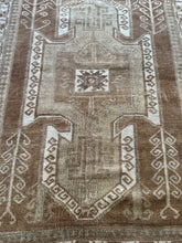 Load image into Gallery viewer, ILKAY 5’8 x 7’2 Ft / 171 x 219 Cm