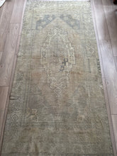 Load image into Gallery viewer, BORA 4’4 x 8’9 Ft / 130 x 270 cm