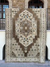 Load image into Gallery viewer, KUBRA 5’9 x9’2 ft / 174 x 280 cm