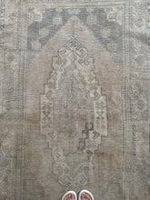 Load image into Gallery viewer, BORA 4’4 x 8’9 Ft / 130 x 270 cm