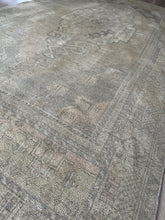 Load image into Gallery viewer, BORA 4’4 x 8’9 Ft / 130 x 270 cm