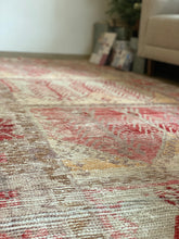 Load image into Gallery viewer, TANER 4’6 X 11’10 FT / 139 X 364 cm
